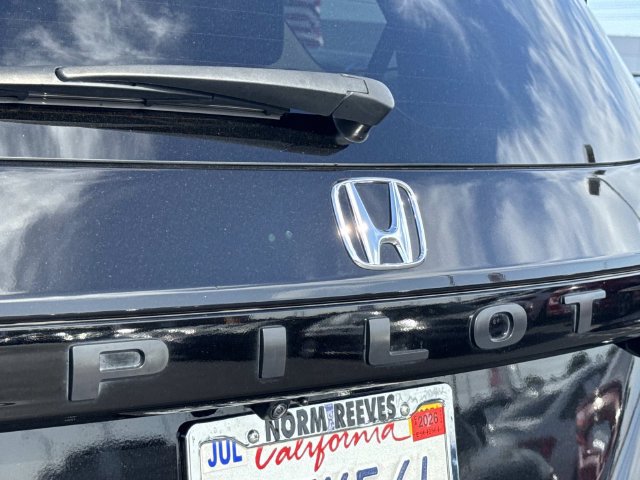 Used 2025 Honda Pilot Touring image 31