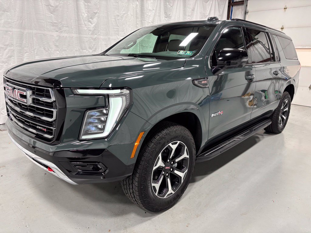 Used 2026 GMC Yukon XL AT4 AWD/4WD image 3