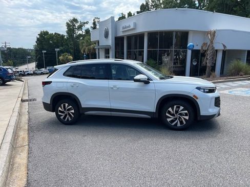 New 2025 Volkswagen Tiguan S image 2