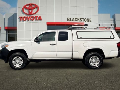 Used 2022 Toyota Tacoma SR RWD image 6