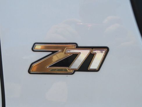 Used 2003 Chevrolet Suburban Z71 AWD/4WD image 12