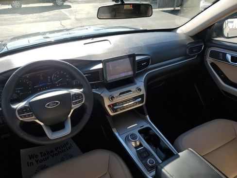 Used 2021 Ford Explorer XLT w/ Equipment Group 202A image 24
