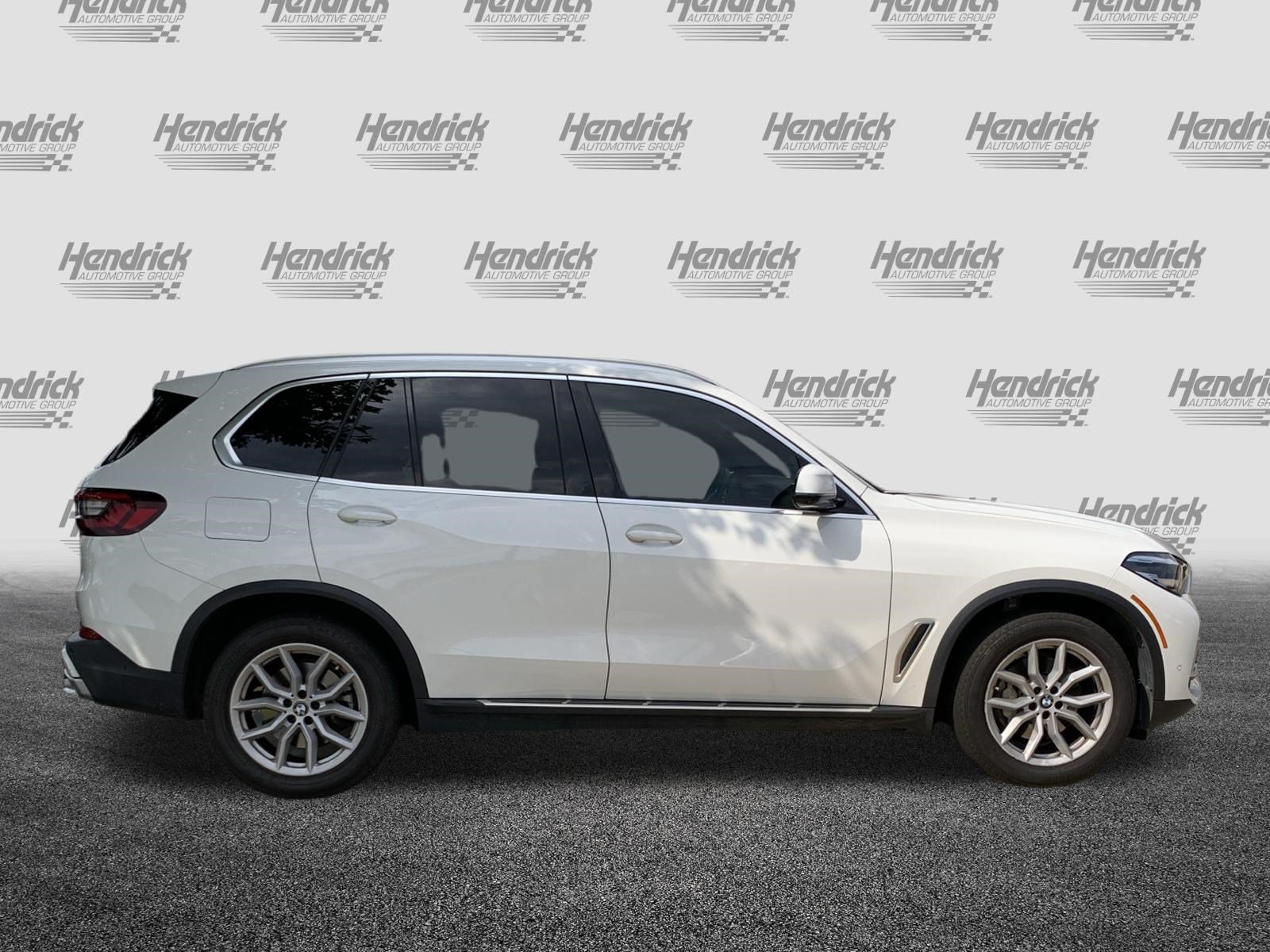 Used 2023 BMW X5 xDrive40i AWD/4WD image 11