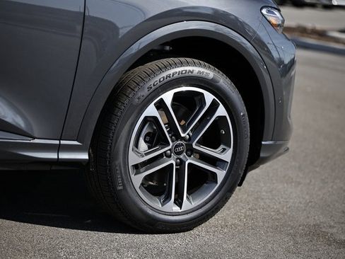 New 2025 Audi Q5 Premium image 5