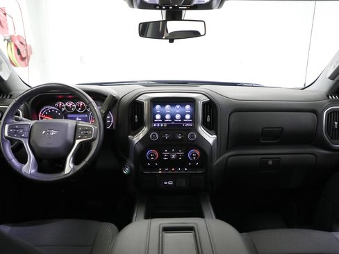Used 2022 Chevrolet Silverado 1500 RST image 2