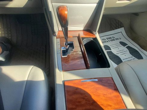 Used 2009 Toyota Camry XLE image 17