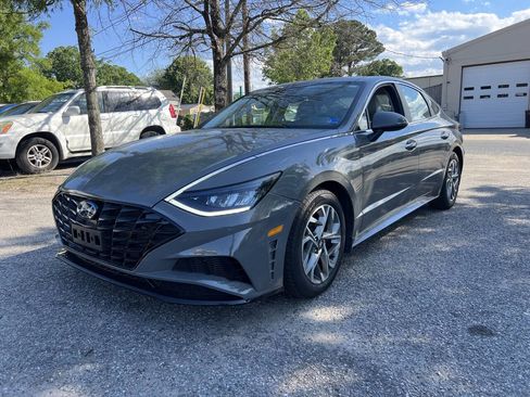 Used 2020 Hyundai Sonata SEL w/ Convenience + Sunroof Package FWD image 3