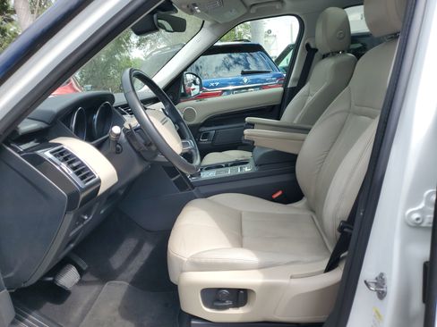 Used 2019 Land Rover Discovery SE image 13