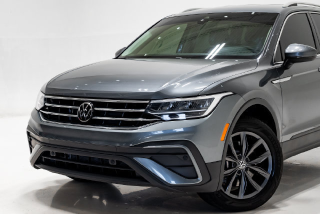 Used 2023 Volkswagen Tiguan SE FWD image 4