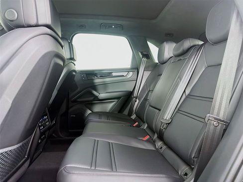 New 2026 Porsche Cayenne GTS AWD/4WD image 18