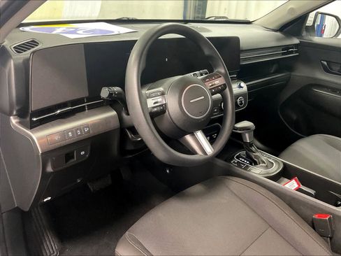 Used 2024 Hyundai Kona SE image 8