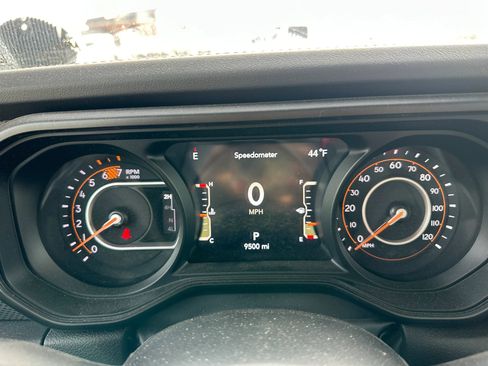 Used 2024 Jeep Wrangler Unlimited Rubicon w/ Dual Top Group image 17