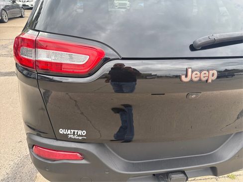 Used 2017 Jeep Cherokee 75th Anniversary image 21
