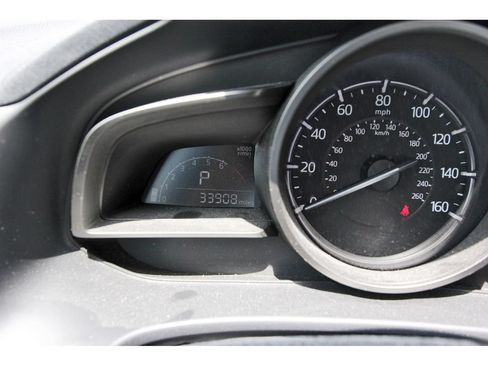 Used 2018 MAZDA MAZDA3 Sport FWD image 15