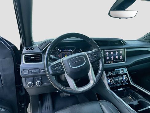 Used 2021 GMC Yukon XL Denali w/ Denali Premium Package RWD image 11