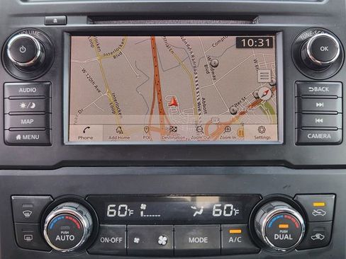 Used 2019 Nissan Titan SV w/ SV Convenience Package image 24