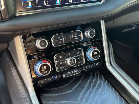 Used 2021 GMC Yukon Denali w/ LPO, Illumination Package image 24