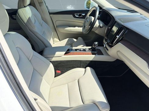 Used 2019 Volvo XC60 T5 Inscription image 30
