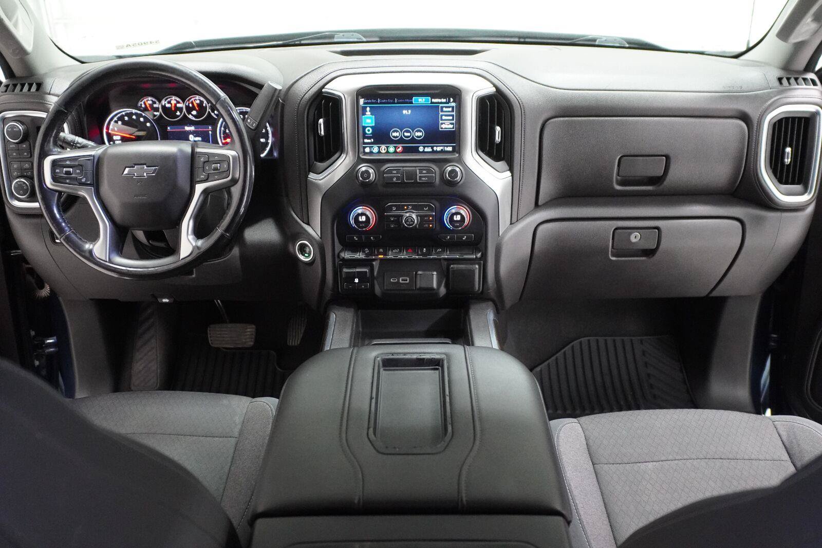 Used 2020 Chevrolet Silverado 1500 RST w/ Texas Edition AWD/4WD image 13
