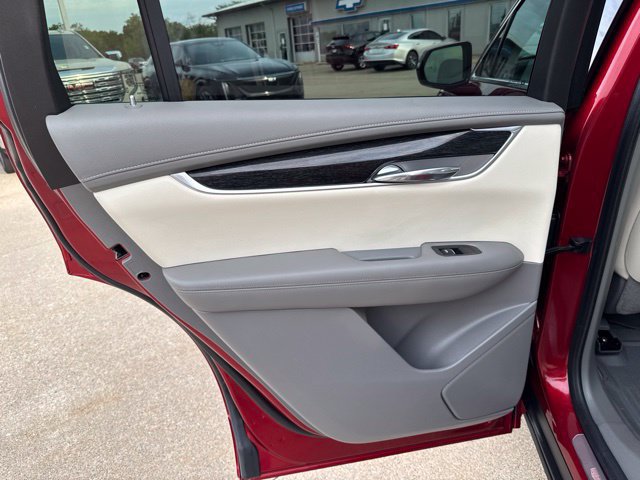 Used 2021 Cadillac XT6 Premium Luxury w/ LPO, Floor Liner Package AWD/4WD image 20