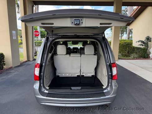 Used 2013 Chrysler Town & Country Limited w/ Luxury Group FWD image 83