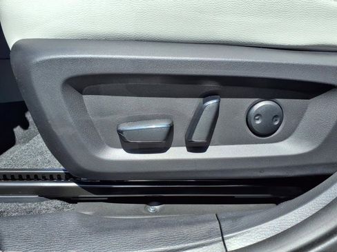 New 2025 Mitsubishi Outlander SEL image 14