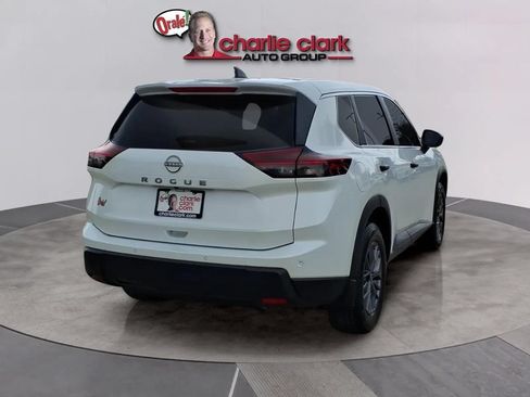 Used 2025 Nissan Rogue S FWD image 6