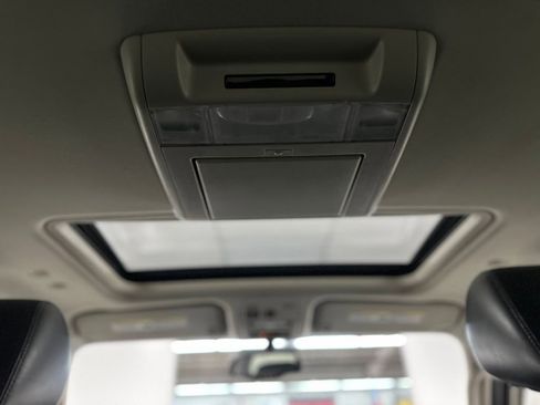 Used 2011 GMC Yukon XL Denali image 17