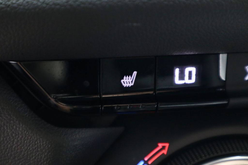 Used 2024 Chevrolet Blazer LT w/ Convenience Package FWD image 4