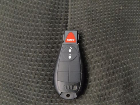 Used 2017 Dodge Grand Caravan SE w/ Power Window Group FWD image 32