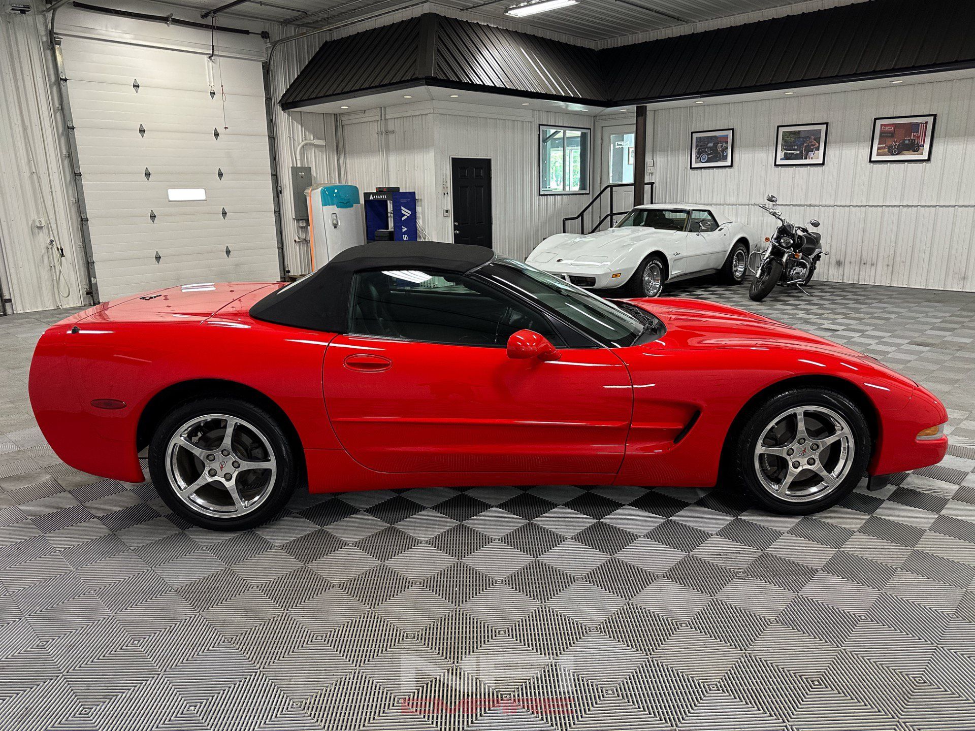 Used 2002 Chevrolet Corvette Coupe w/ Preferred Equipment Group2 RWD image 12