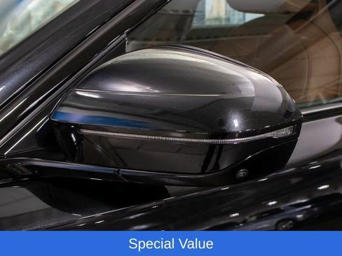 Used 2025 BMW 750e xDrive w/ Premium Package AWD/4WD image 10