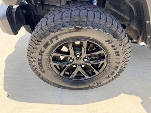 Used 2022 Jeep Gladiator Sport AWD/4WD image 14