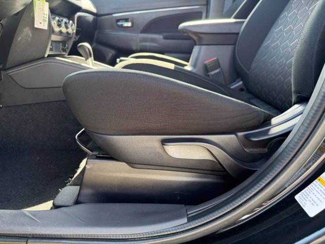 Used 2025 Mitsubishi Outlander Sport AWD image 9