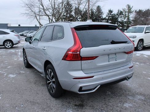 Used 2025 Volvo XC60 B5 Plus image 39