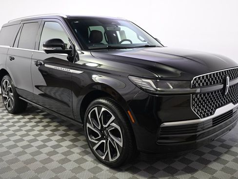 New 2026 Lincoln Navigator Reserve AWD/4WD image 8