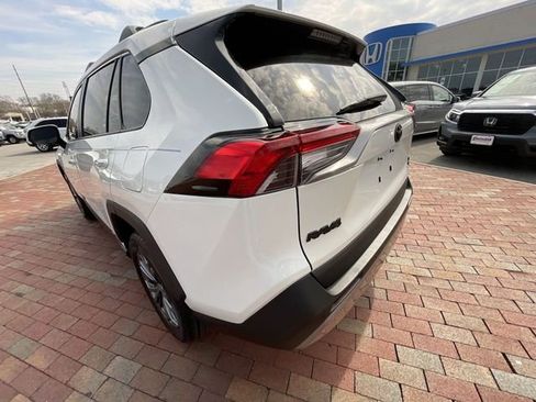 Used 2022 Toyota RAV4 Limited image 32