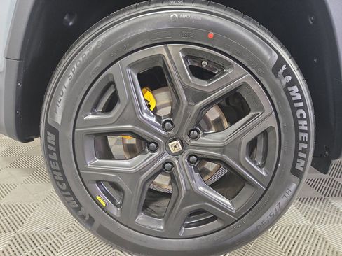 Used 2023 Rivian R1T Adventure image 12