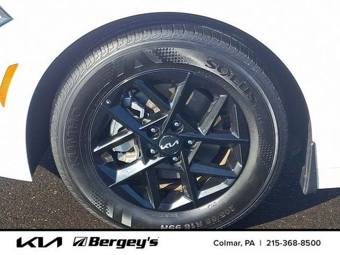 Used 2025 Kia K5 LXS image 10