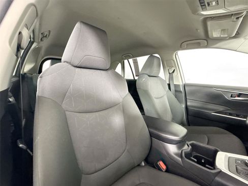 Certified 2025 Toyota RAV4 XLE image 39