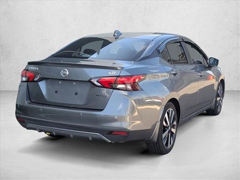 Used 2022 Nissan Versa SR image 5