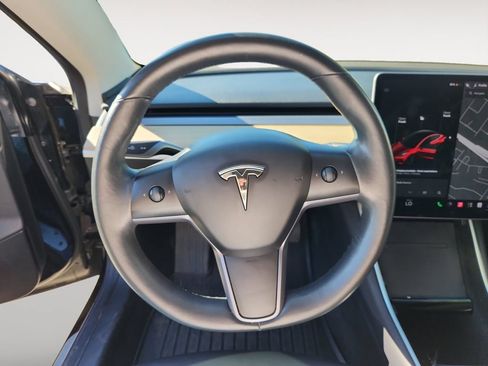 Used 2018 Tesla Model 3 Long Range RWD image 10