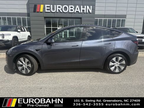 Used 2023 Tesla Model Y Long Range AWD/4WD image 2