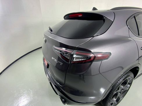 New 2025 Alfa Romeo Stelvio Sprint image 3