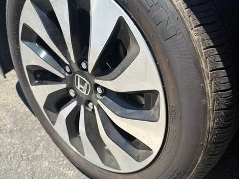 Used 2017 Honda Accord EX-L image 19