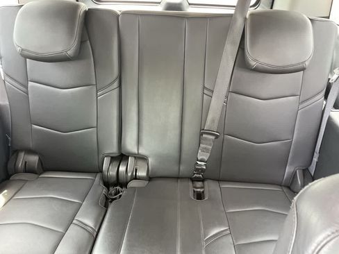 Used 2018 Cadillac Escalade ESV 4WD image 19