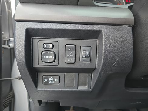 Used 2017 Toyota Tundra SR5 image 28