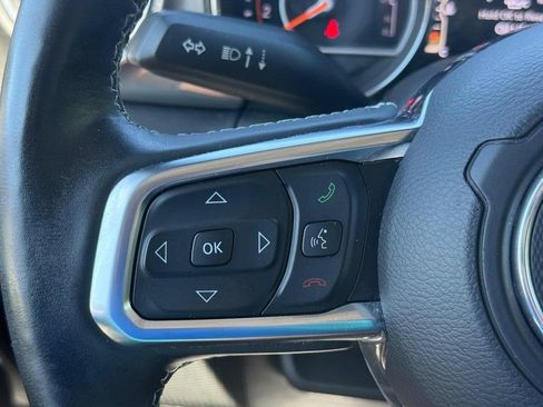Used 2018 Jeep Wrangler Unlimited Sahara w/ Dual Top Group AWD/4WD image 15