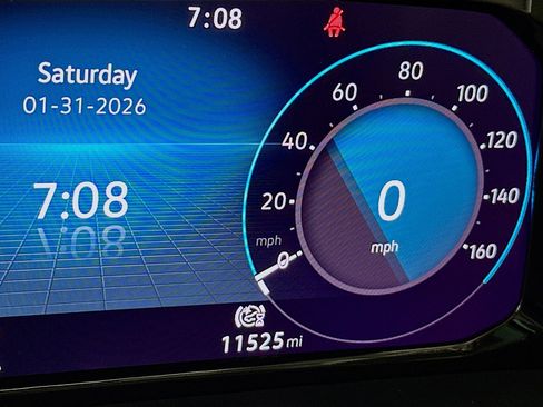 Used 2024 Volkswagen Atlas SE w/ Panoramic Sunroof Package image 9