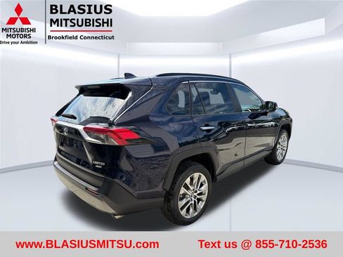 Used 2023 Toyota RAV4 XLE AWD/4WD image 8